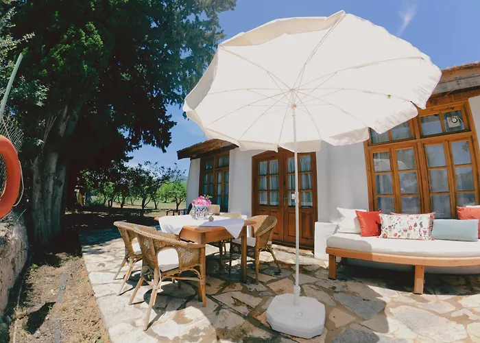 Bitez Village Hotell *